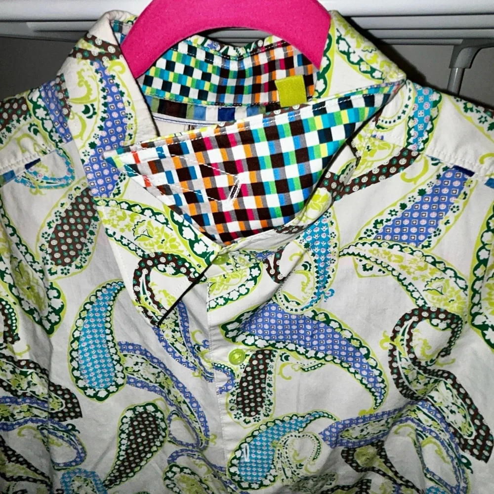Very Groovy 🕺🏻🪩Robert Graham Vibrant Paisley Button Down Shirt - Picture 7 of 9